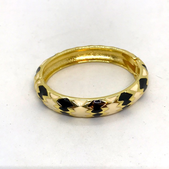 Fashion Jewelry Jewelry - Gold With Black & White Enamel Inlay Bangle Bracelet, Snaps